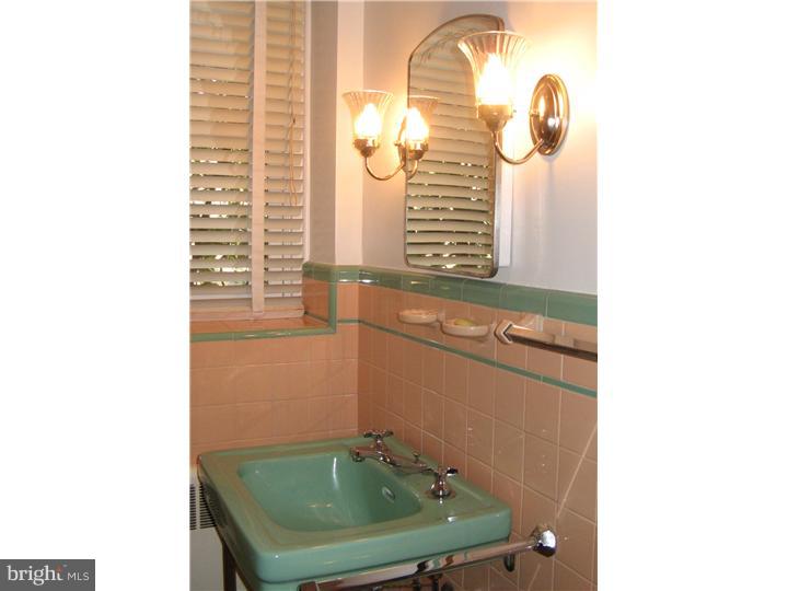 2545 Mansion Road Huntingdon Valley, PA 19006 - Photo 17 of 24 Bathroom