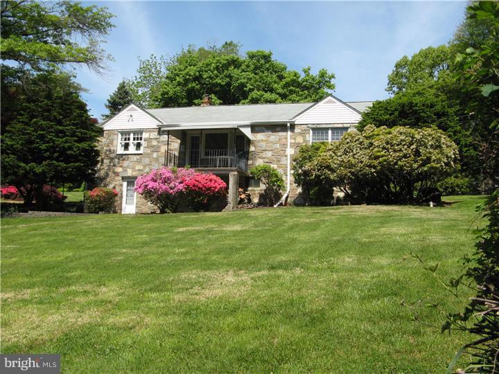 2545 Mansion Road Huntingdon Valley, PA 19006 - Photo 21 of 24 Exterior Back