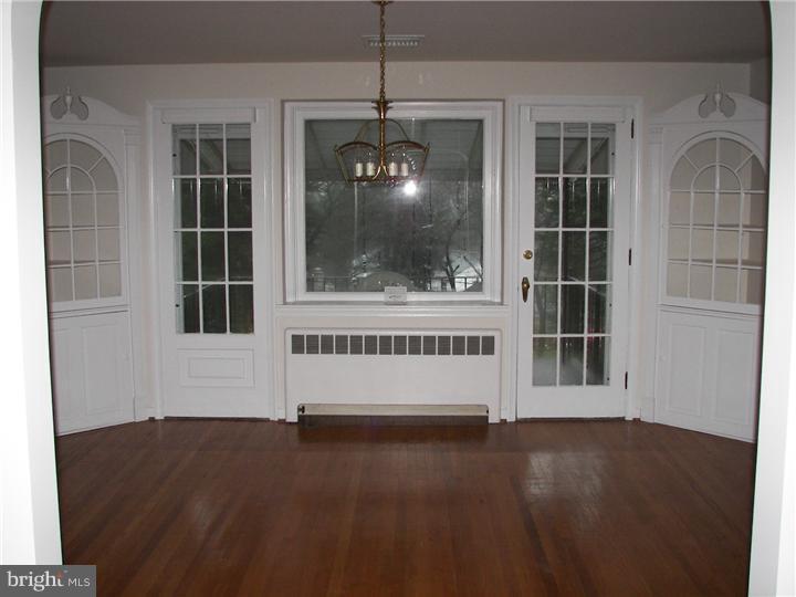2545 Mansion Road Huntingdon Valley, PA 19006 - Photo 7 of 24 Dining Room