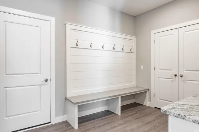 $689,900 | 17740 Castlefeane Court, Leo, IN 46765