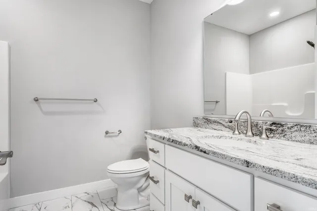 $689,900 | 17740 Castlefeane Court, Leo, IN 46765