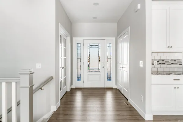 $689,900 | 17740 Castlefeane Court, Leo, IN 46765