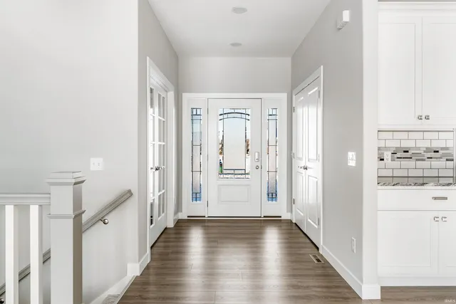 $689,900 | 17740 Castlefeane Court, Leo, IN 46765