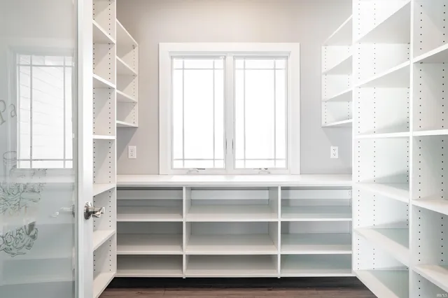 $689,900 | 17740 Castlefeane Court, Leo, IN 46765