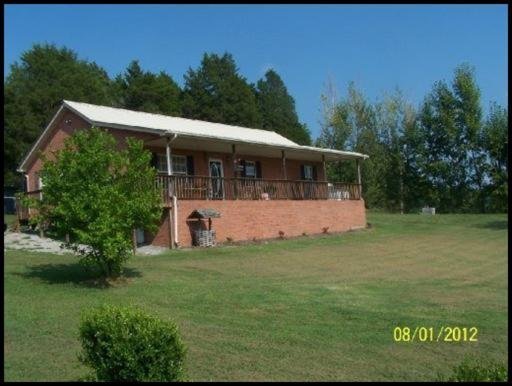 143 Harness Road New Tazewell, TN 37825 - Photo 1 of 8 Primary Photo