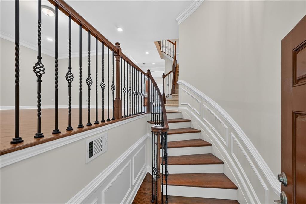 11 High Gate Trail Decatur, GA 30030 - Photo 3 of 24