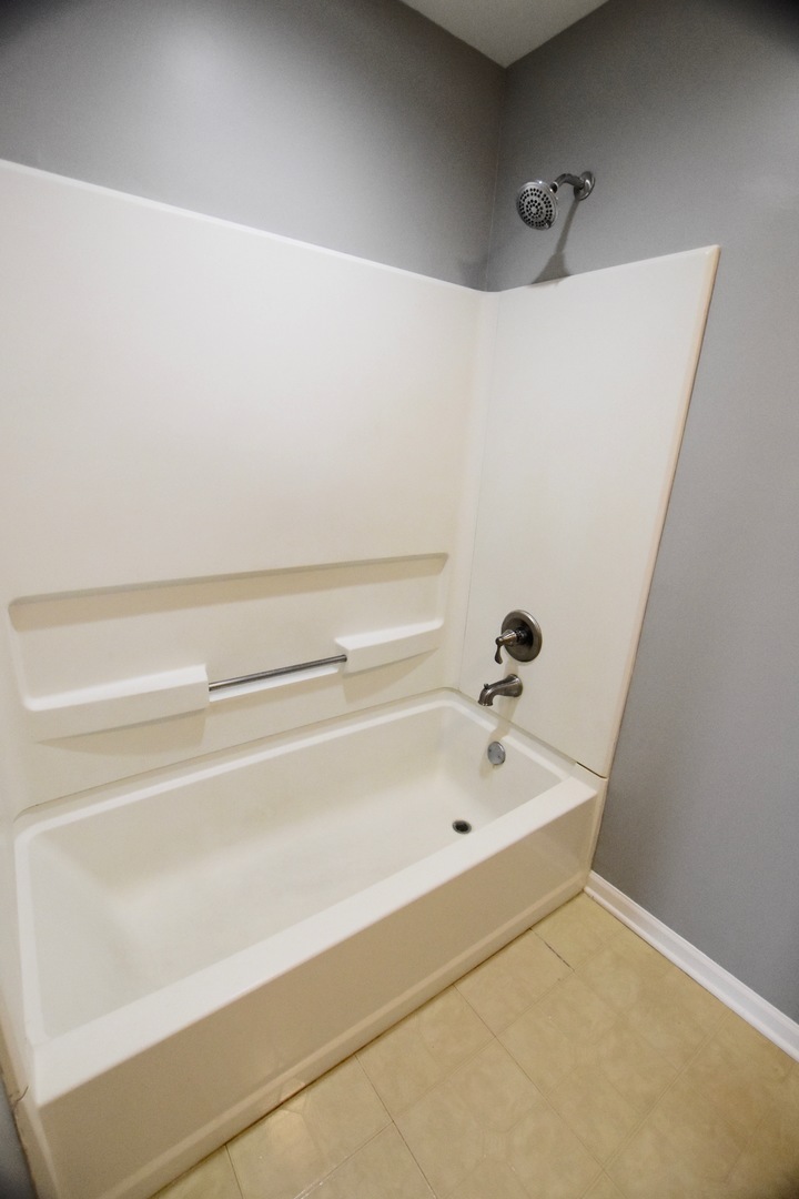372 Reston Circle Romeoville, IL 60446 - Photo 15 of 34