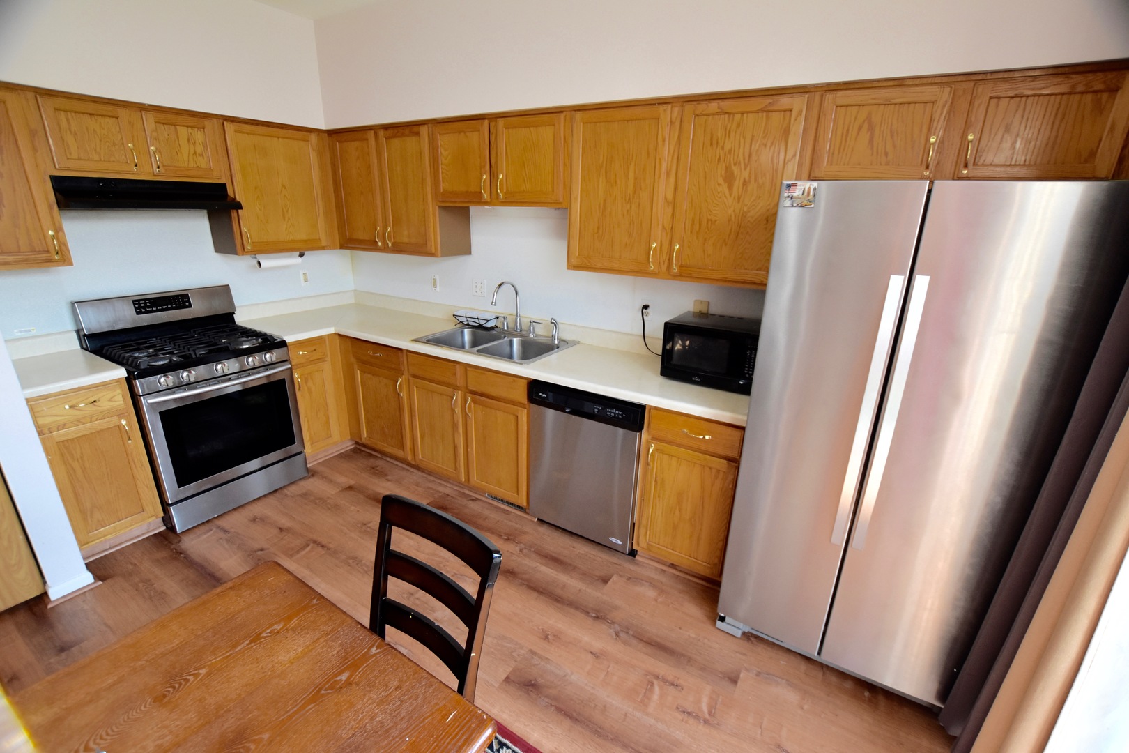 372 Reston Circle Romeoville, IL 60446 - Photo 7 of 34