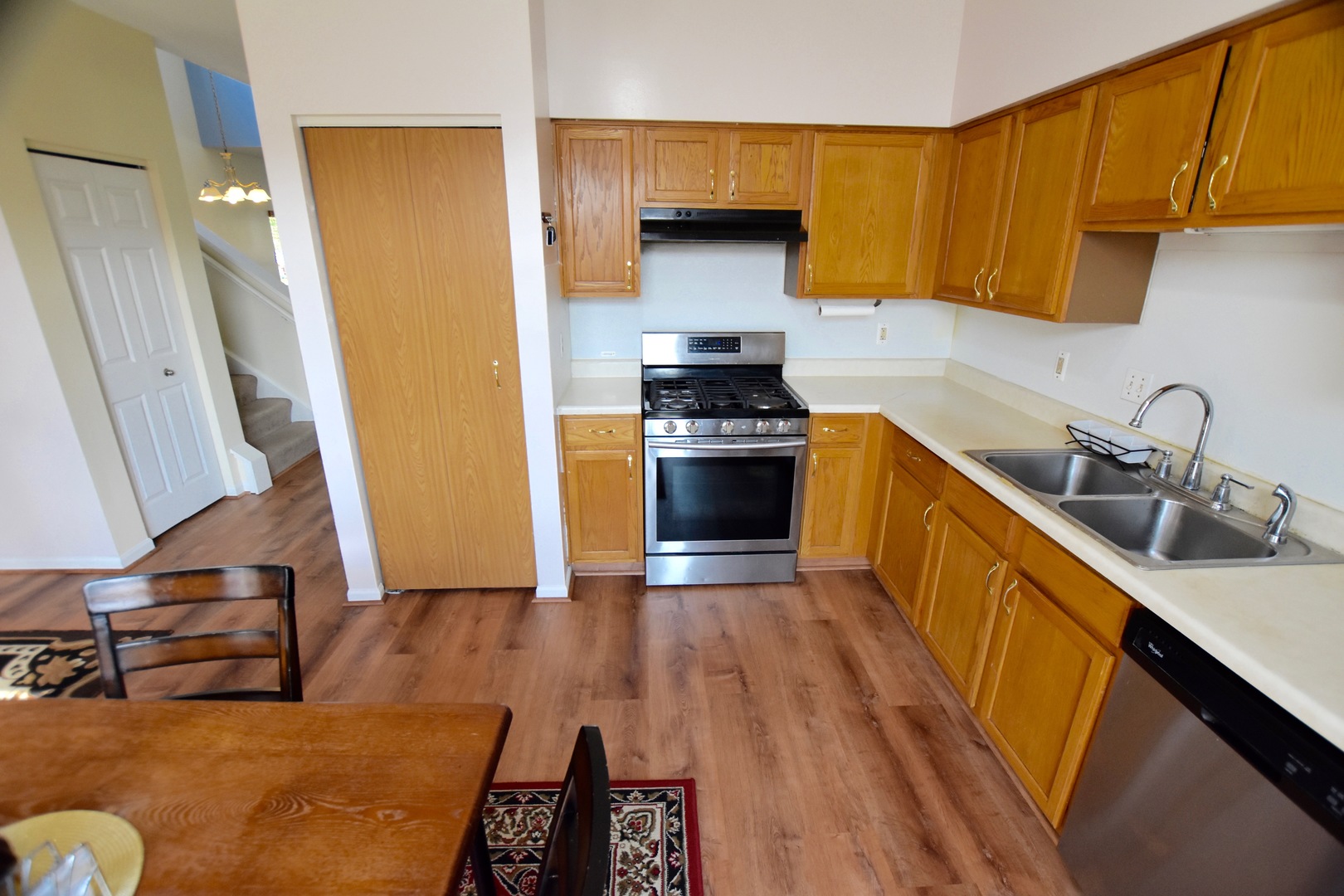 372 Reston Circle Romeoville, IL 60446 - Photo 8 of 34