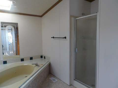 6419 Kelly Road Flushing, MI 48433 - Photo 20 of 31 20429030-19.JPG