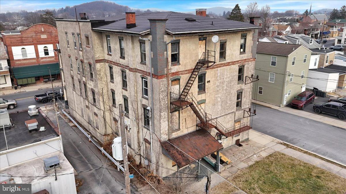 200 West Lancaster Avenue Reading, PA 19607 - Photo 11 of 50 a front view of a multi story residential apartment building