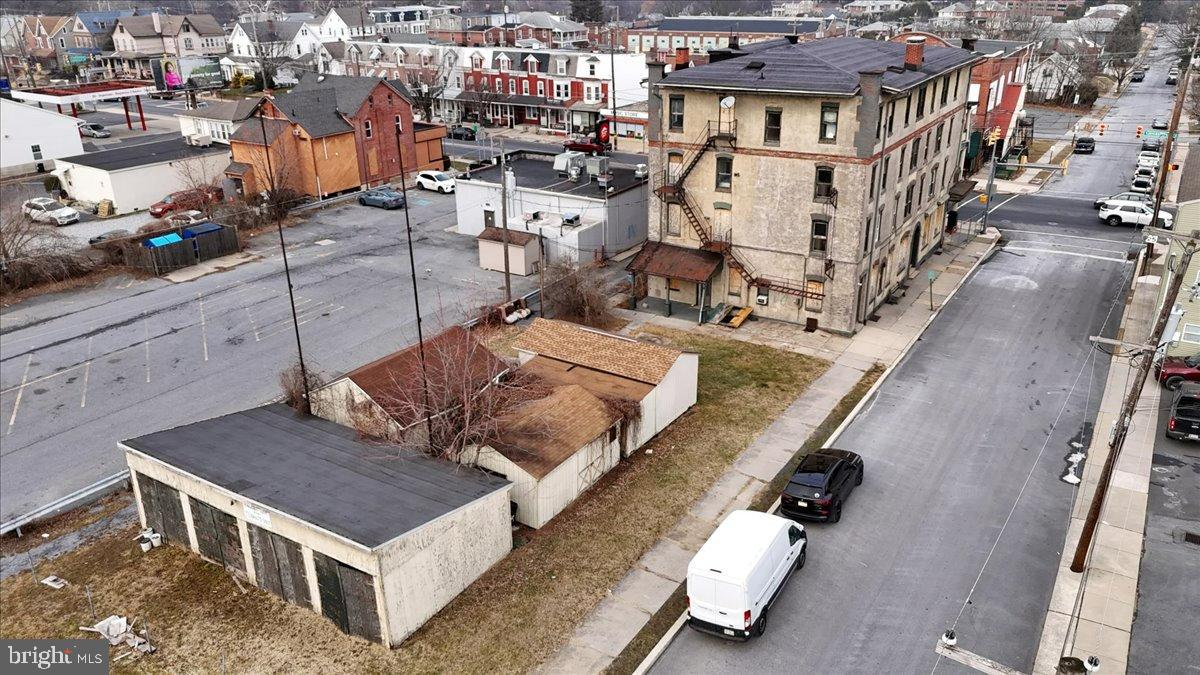 200 West Lancaster Avenue Reading, PA 19607 - Photo 17 of 50 a view of a house with roof deck