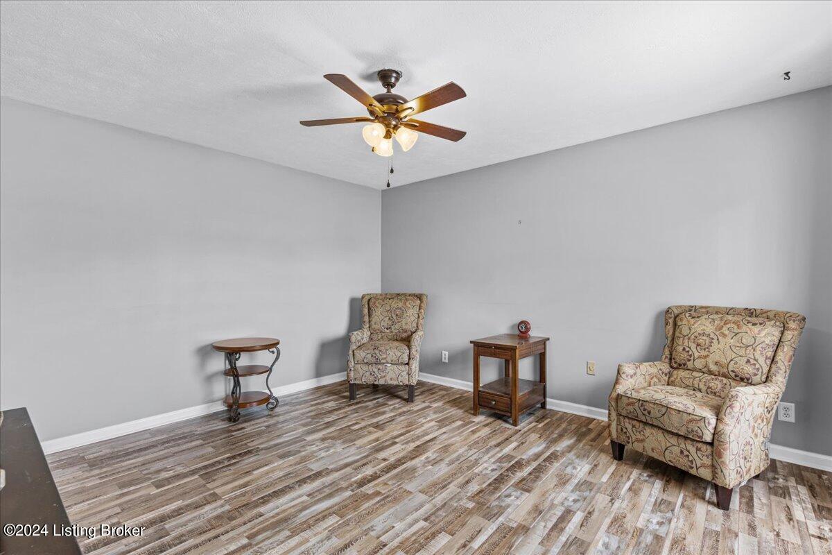 6810 Barfield Road Louisville, KY 40258 - Photo 7 of 30 07-696A1242