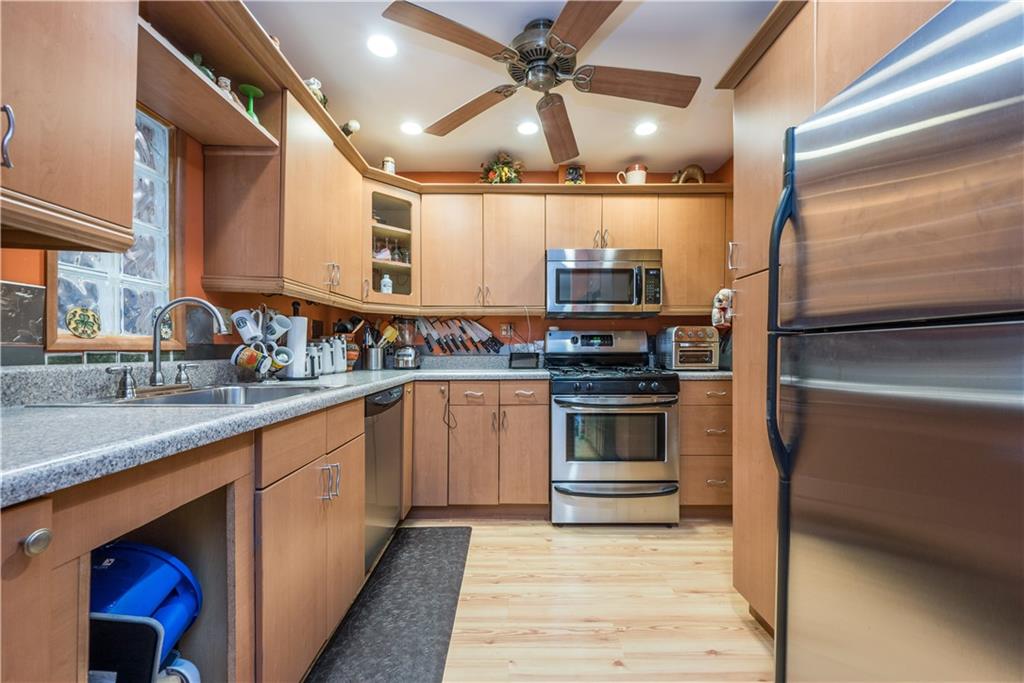 2034 Swallow Hill Road, Unit 200 Pittsburgh, PA 15220 - Photo 10 of 22 Gallery Image 10