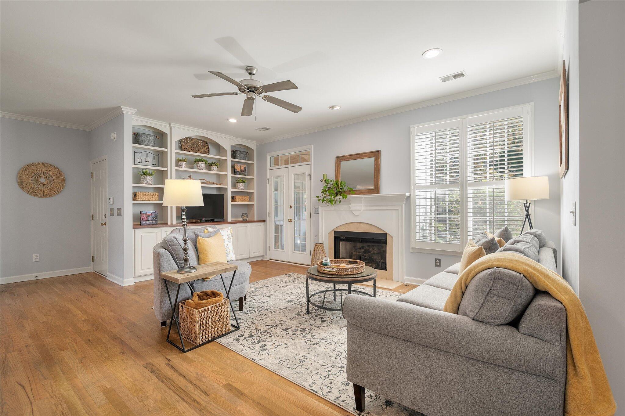 1627 Collier Street Mount Pleasant, SC 29466 - Photo 11 of 63 Family Room