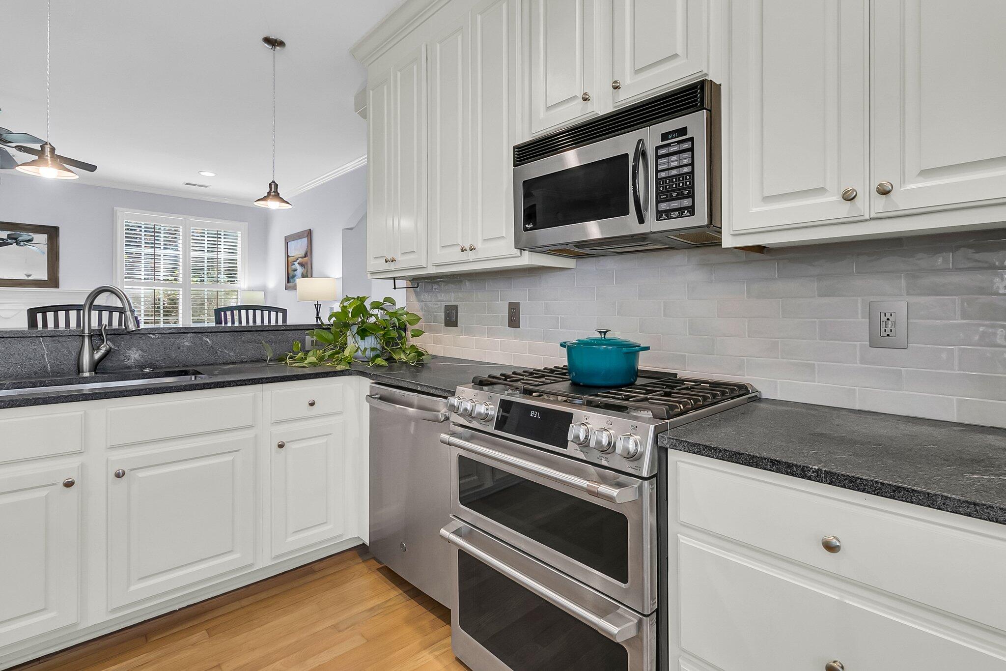 1627 Collier Street Mount Pleasant, SC 29466 - Photo 18 of 63 Backsplash