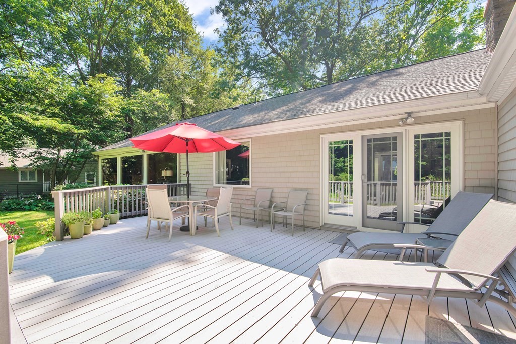135 Captain Road Longmeadow, MA 01106 - Photo 11 of 41