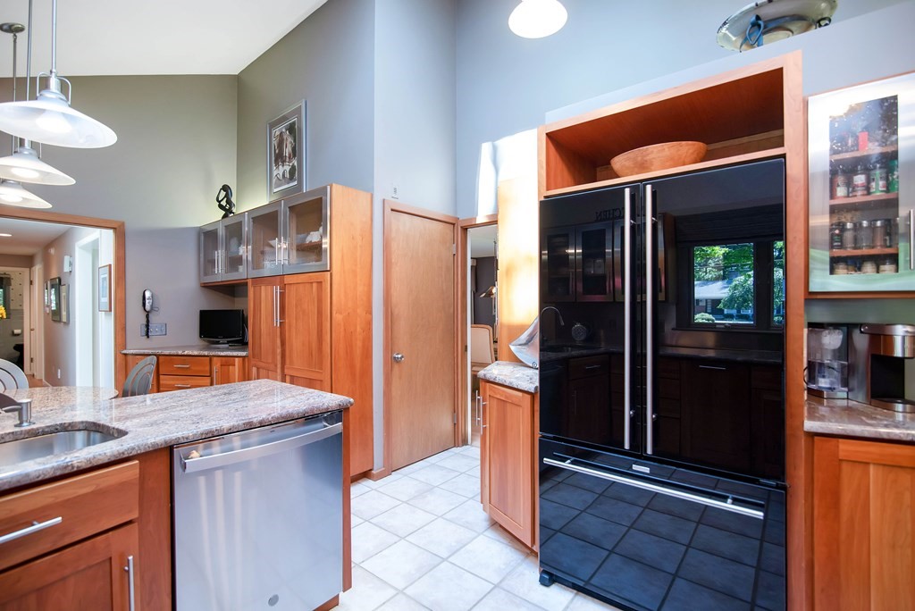 135 Captain Road Longmeadow, MA 01106 - Photo 13 of 41