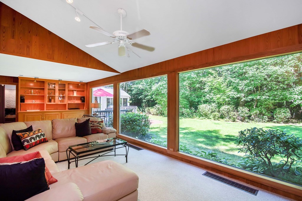 135 Captain Road Longmeadow, MA 01106 - Photo 21 of 41