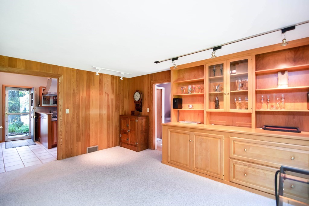 135 Captain Road Longmeadow, MA 01106 - Photo 22 of 41