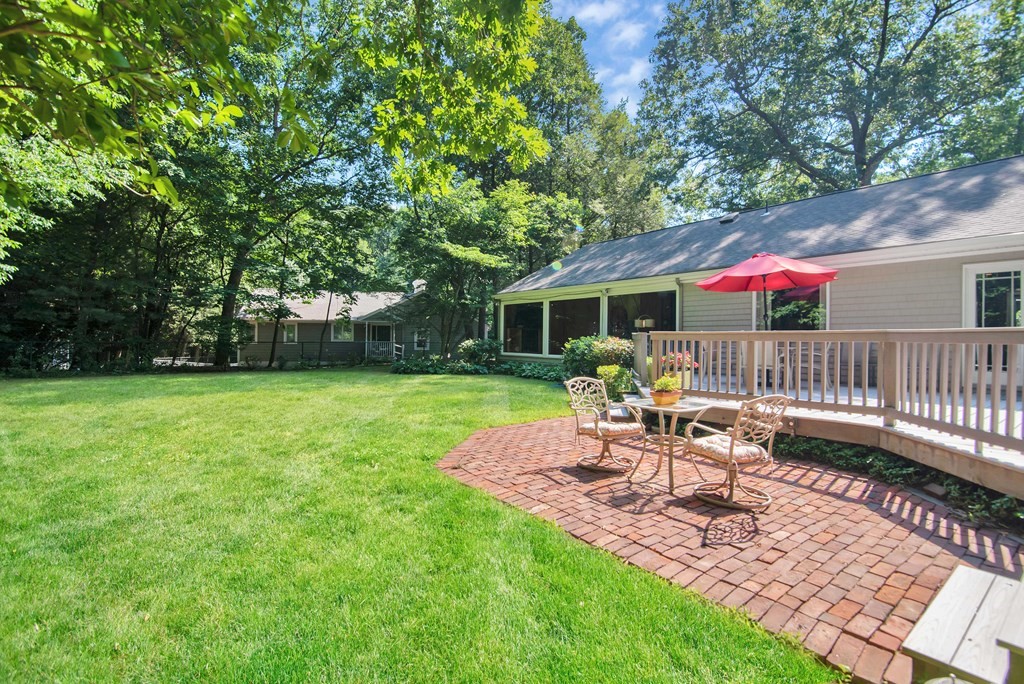 135 Captain Road Longmeadow, MA 01106 - Photo 5 of 41