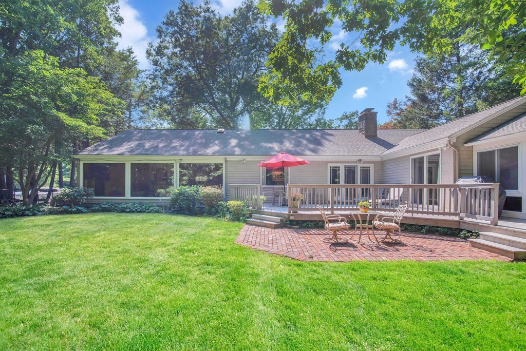 135 Captain Road Longmeadow, MA 01106 - Photo 6 of 41