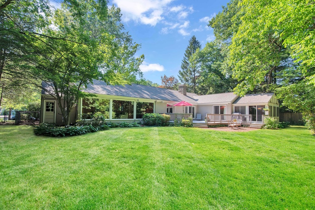 135 Captain Road Longmeadow, MA 01106 - Photo 7 of 41