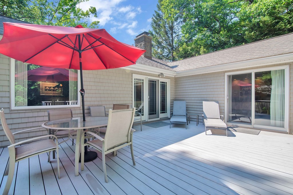 135 Captain Road Longmeadow, MA 01106 - Photo 9 of 41
