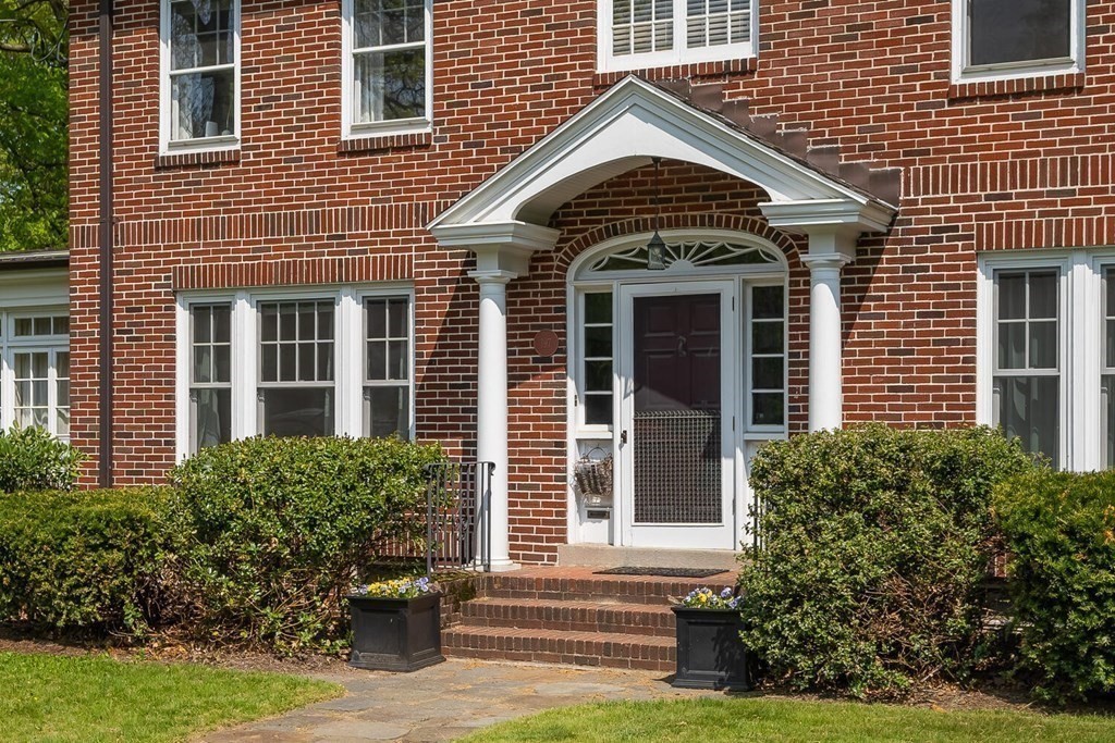 197 Amity Street Amherst, MA 01002 - Photo 3 of 42 Gallery Image 3