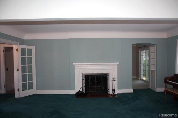 998 Roslyn Road Grosse Pointe, MI 48236 - Photo 3 of 15 998R2a.jpg