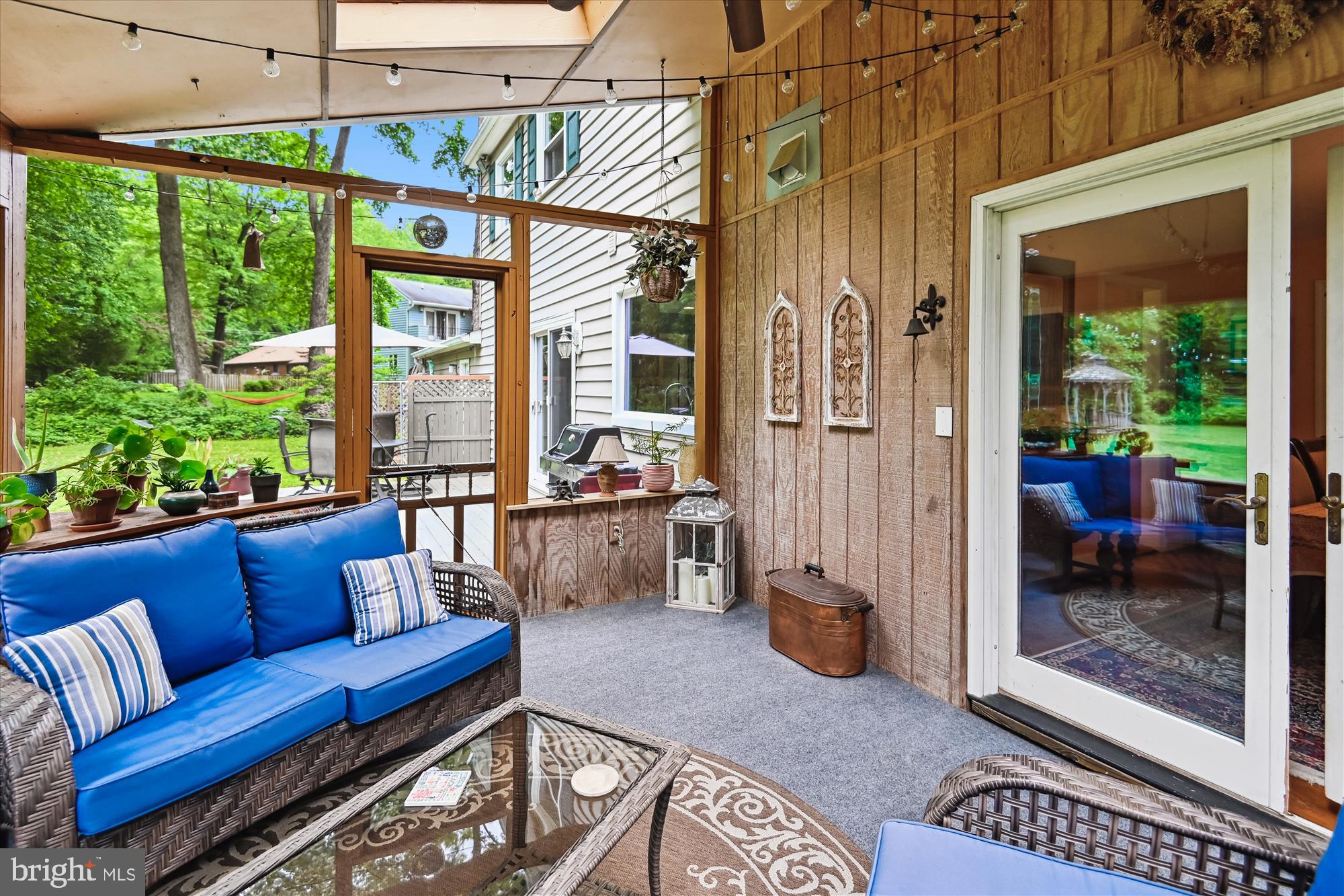 2104 Harbor Drive Annapolis, MD 21409 - Photo 46 of 86 a living room with furniture and a window