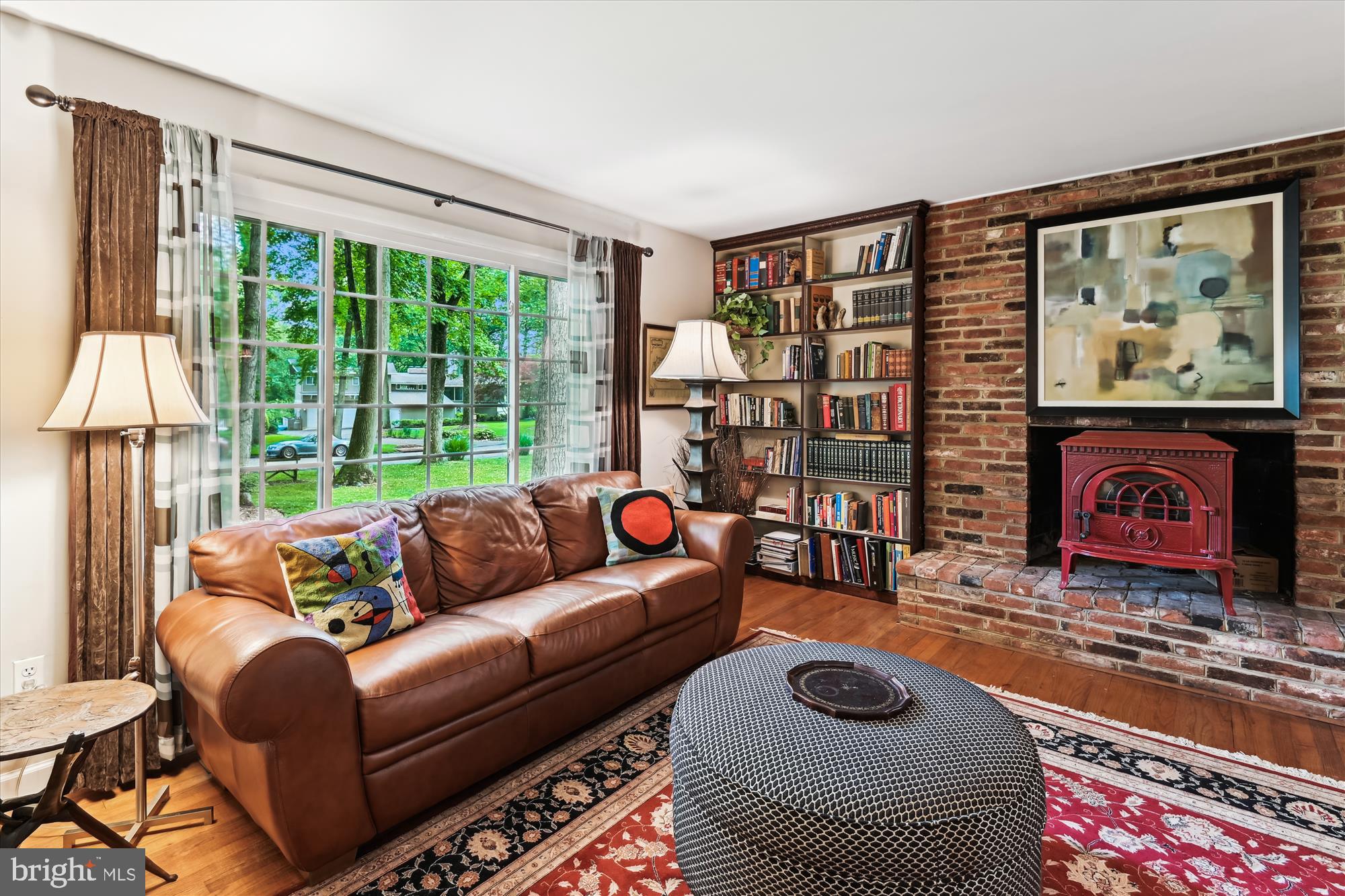 2104 Harbor Drive Annapolis, MD 21409 - Photo 49 of 86 a living room with furniture and a floor to ceiling window