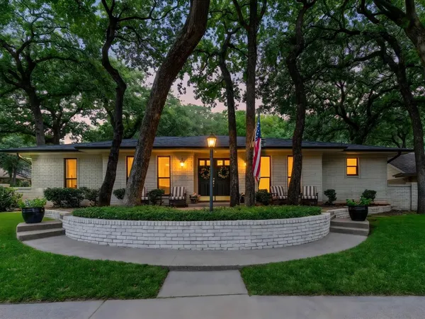 $429,900 | 1800 Holm Oak Street, Arlington, TX 76012