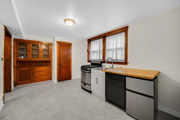 $425,000 | 5404 South Lockwood Avenue, Chicago, IL 60638