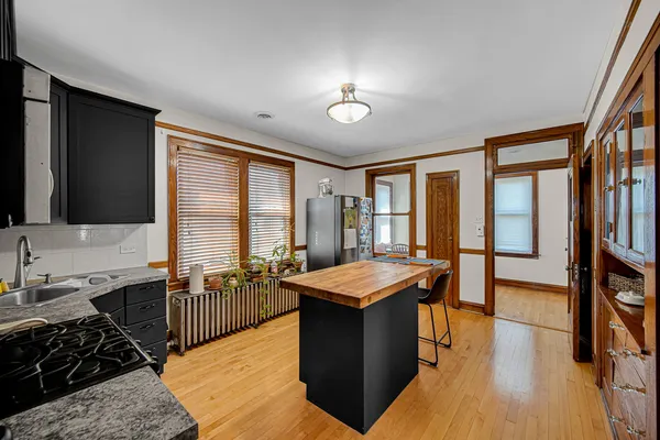 $425,000 | 5404 South Lockwood Avenue, Chicago, IL 60638