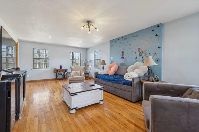 $550,000 | 485 Lower Roans Creek Road, Linden, TN 37096