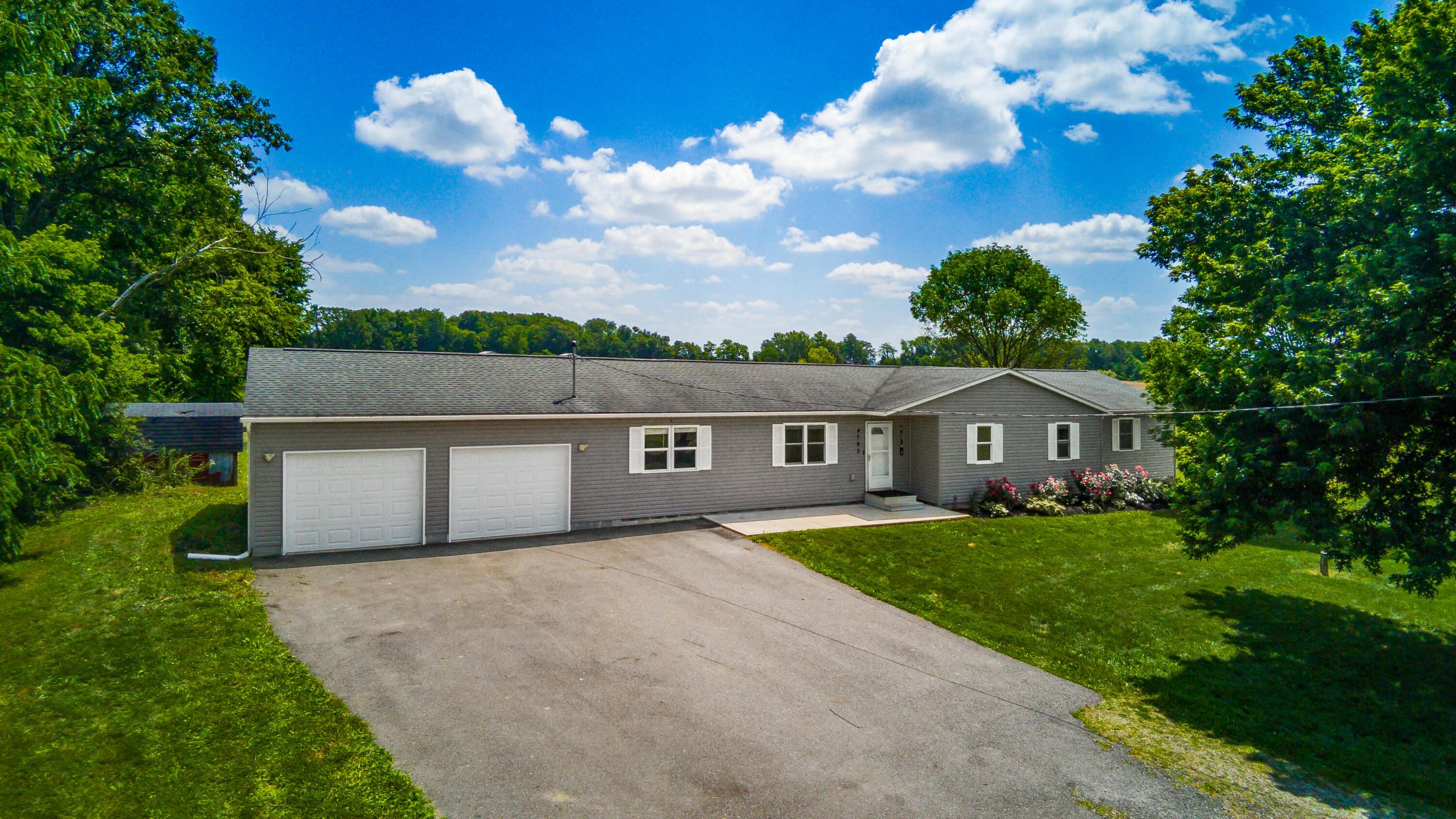 4795 Lake Road London, OH 43140 - Photo 2 of 44 b_-_4795_Lake_Rd_001_1