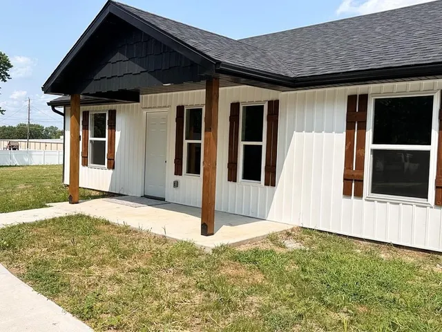 $165,000 | 105 West Marvin Avenue, Walker, MO 64790