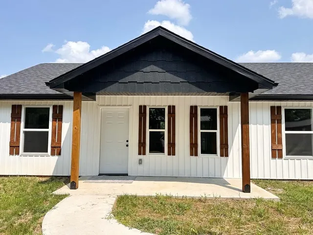 $165,000 | 105 West Marvin Avenue, Walker, MO 64790