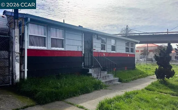 a front view of house with yard