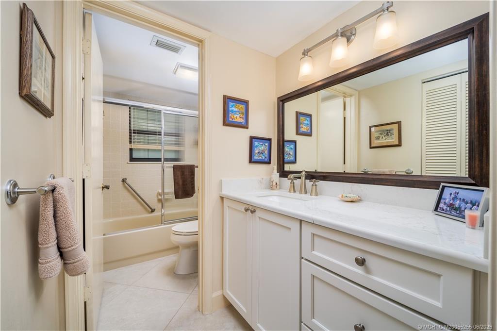 3100 Southeast Pruitt Road, Unit F101 Port St. Lucie, FL 34952 - Photo 25 of 37 Adult height vanity.