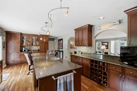 $1,399,900 | 17 Stacy Drive, St. Louis, MO 63132