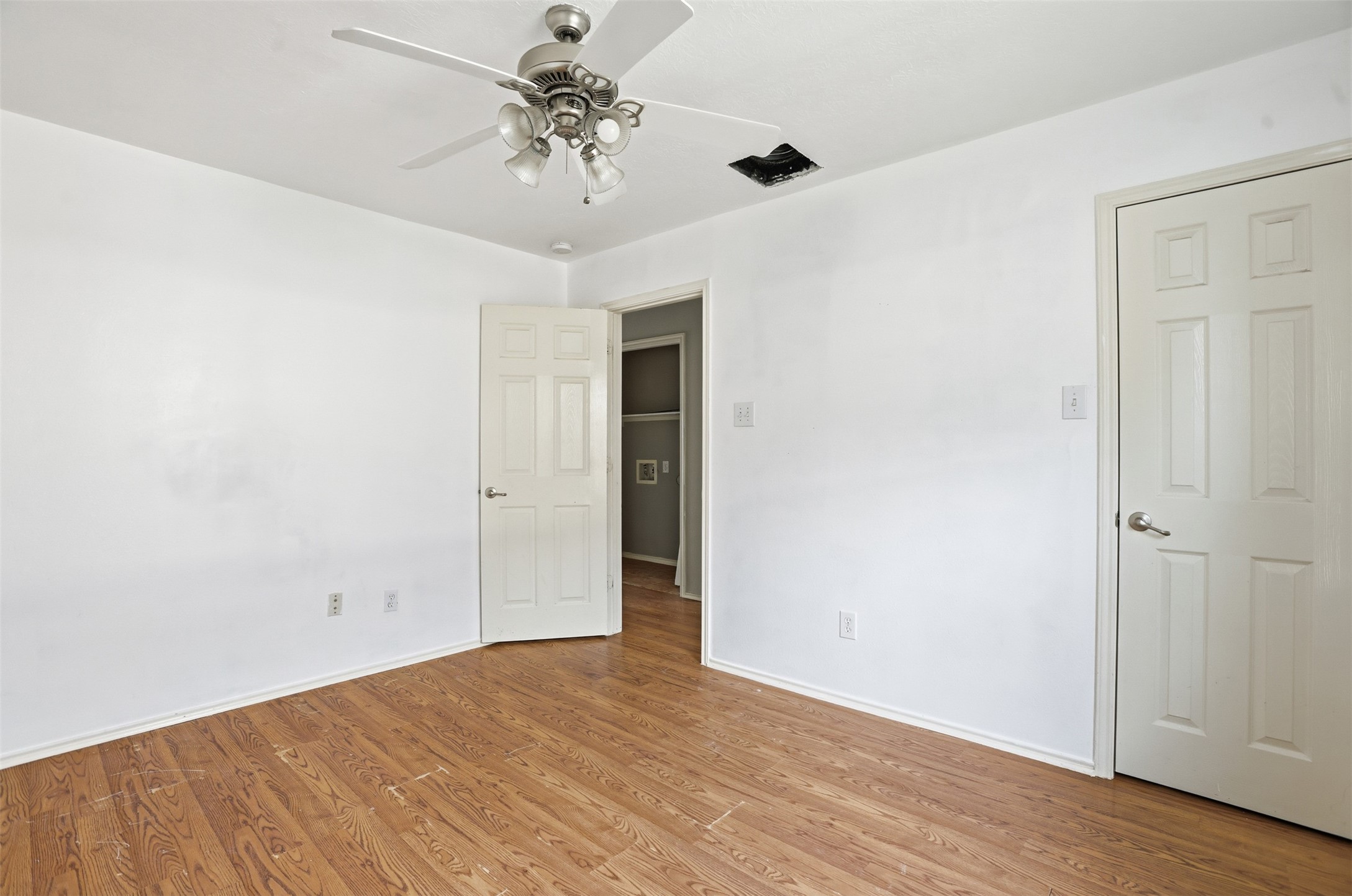 9815 Wedgeford Court Houston, TX 77044 - Photo 17 of 24 wooden floor in an empty room