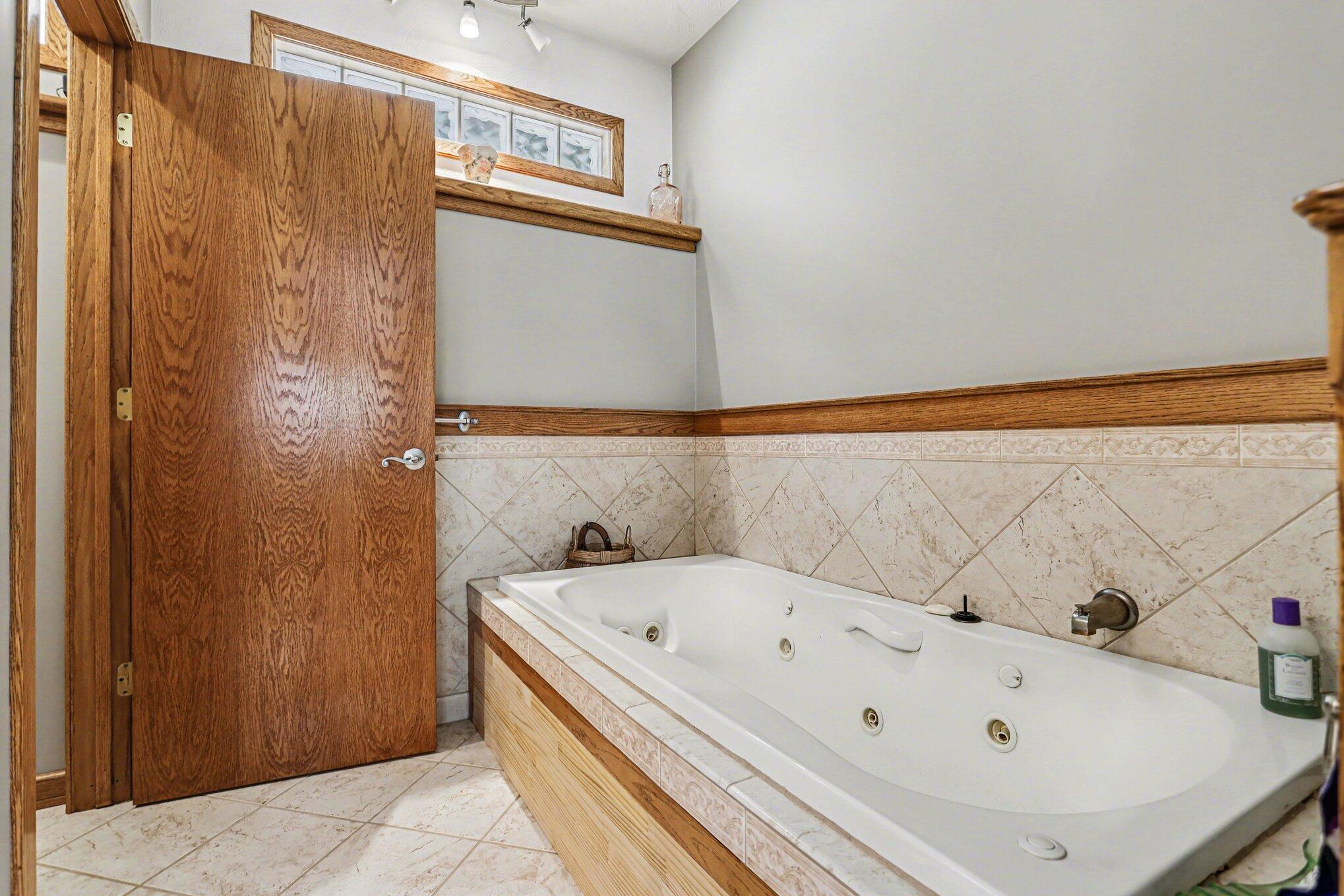 8362 East River Road Battle Creek, MI 49014 - Photo 20 of 28 013_file_2447