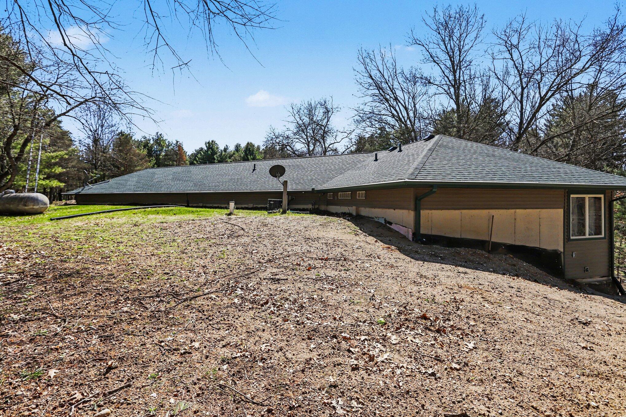 8362 East River Road Battle Creek, MI 49014 - Photo 7 of 28 024_file_5307