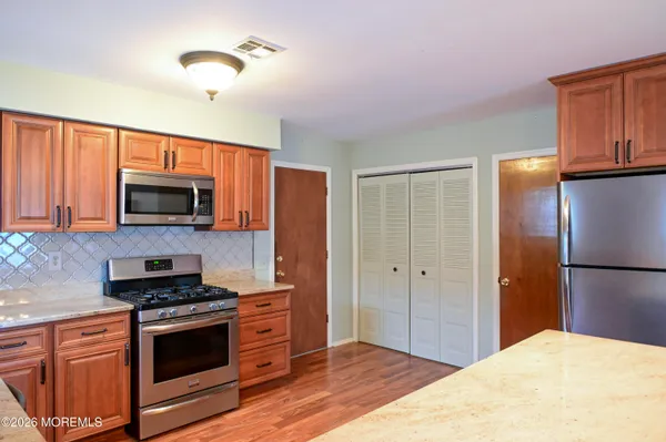 $365,000 | 15 Chateux Lane, Toms River, NJ 08757