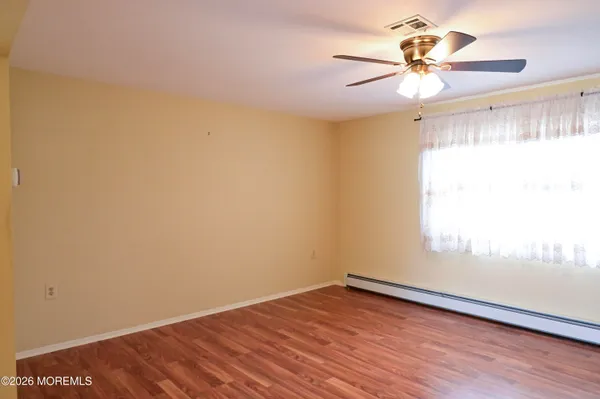 $365,000 | 15 Chateux Lane, Toms River, NJ 08757