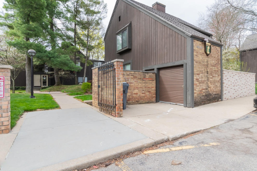 121 Inverness Court Kalamazoo, MI 49006 - Photo 1 of 27 RN5_9652