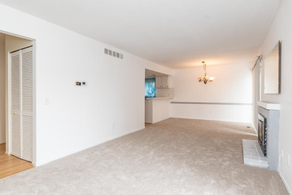 121 Inverness Court Kalamazoo, MI 49006 - Photo 5 of 27 RN5_9656