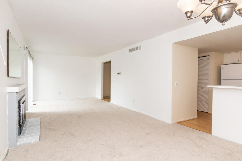 121 Inverness Court Kalamazoo, MI 49006 - Photo 7 of 27 RN5_9657